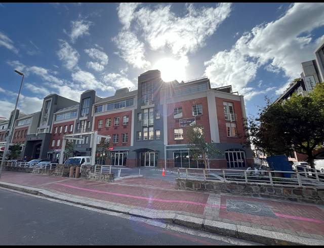 190M² OFFICE TO LET IN GREEN POINT